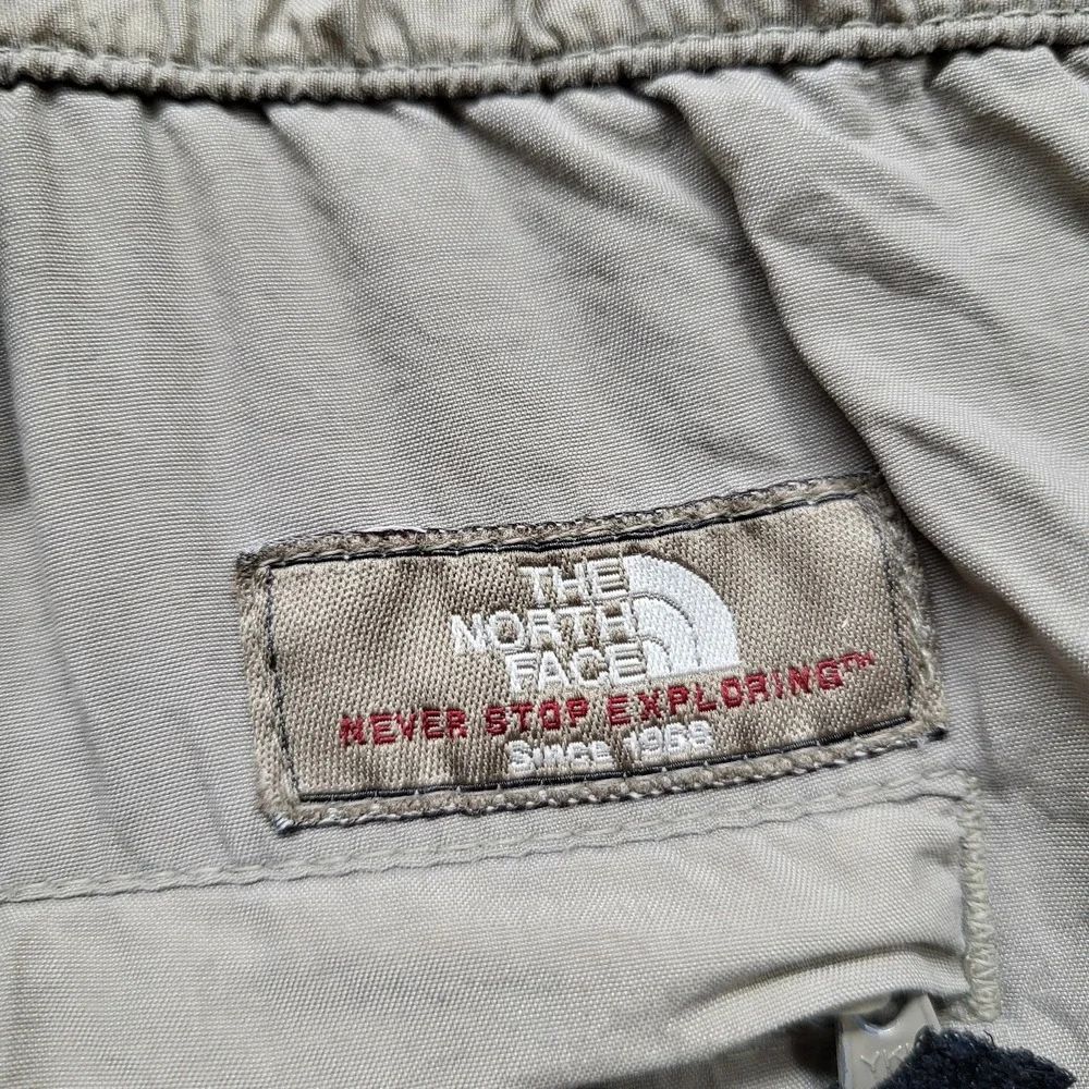 The North Face Men Shorts 2XL Khaki Nylon Cargo Shorts Button 10